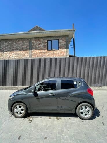 портативное зарядное устройство с розеткой: Chevrolet Spark: 2021 г., 0.1 л, Автомат, Бензиновая, Хэтчбэк — 3