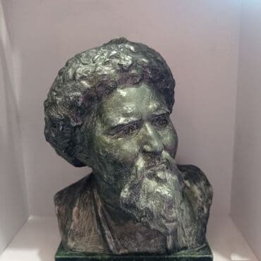 открытки с днем рождения на кыргызском языке: Бюст Токтогул Сатылганов. Состояние отличное — 1