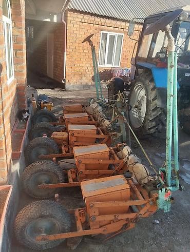 Механическая кукурузный пропашная сеялка 6-рядная для трактора есть