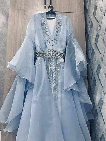 вечерний плате: Нарядное голубое платье-кафтан из легкого полупрозрачного шифона — 1