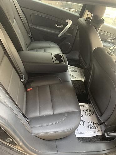 Renault 5: 2019 г., 2 л, Автомат, Бензин, Седан — 9