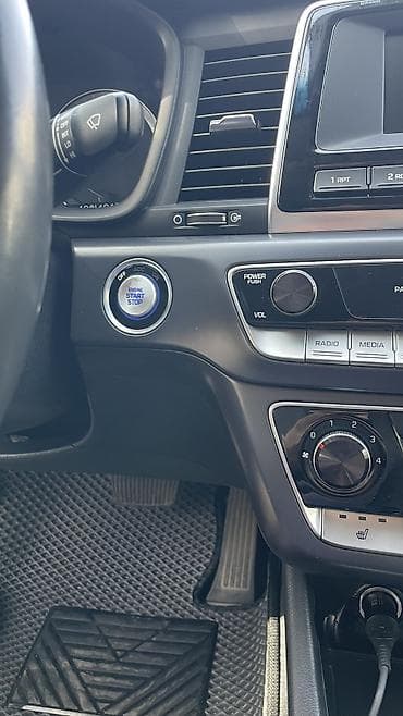 Транспорт: Hyundai Sonata: 2018 г., 2 л, Автомат, Газ — 7