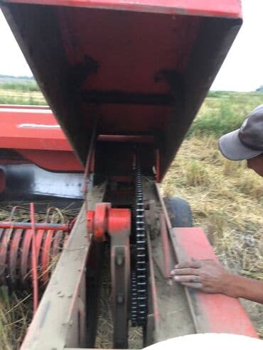 домкрат гидравлический для вытяжки авто: Пресс-подборщик тюковый, прицепной, красный - Тип: тюковый — 1