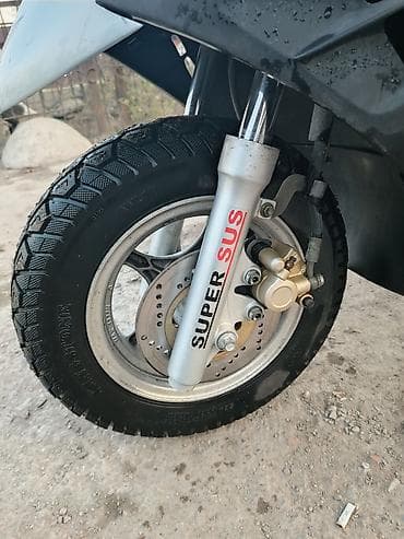 скутр электро: Макси-скутер Suzuki, 125 куб. см, Бензин, Б/у — 3