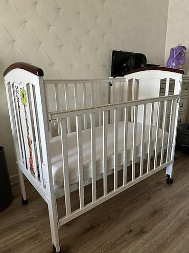 Детская приставная кроватка, Б/у, С колесиками, цвет - Белый