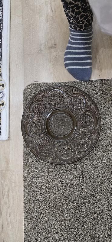 чеканка лев: Резной настенный декор «Голова льва» из массива дерева. - Материал — 3