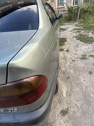 мотор мотоцикл: Toyota Avensis: 2000 г., 2 л, Механика, Дизель, Седан — 3