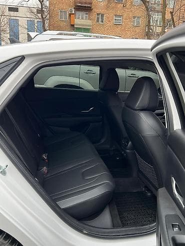 yuan plus byd: Hyundai Elantra: 2024 г., 1.5 л, Автомат, Бензин, Седан — 8