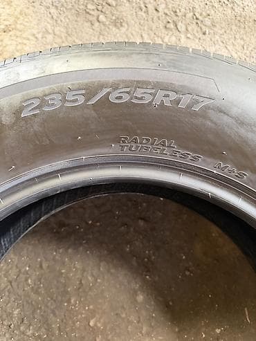 17: Комплект из 4 летних шин 235/65 R17. Характеристики: - Размер — 4