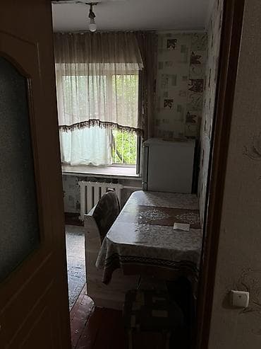 Кыймылсыз мүлк: Сдаётся 1 ком. квартира Ахунбаева/Манаса Цена: 32000 сом + коммуналка — 4