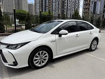 coroll: Toyota Corolla: 2022 г., 1.8 л, Автомат, Гибрид, Седан — 3