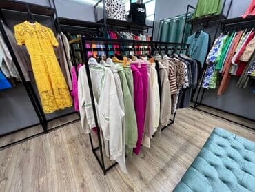 пристенное оборудование для магазина одежды: Кронштейн Для одежды, Материал: Металл, С подсветкой, Новый — 25