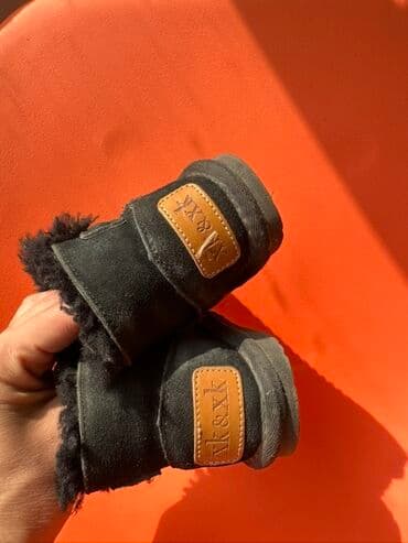 обувь рабочий: Детские зимние угги, черные - Материал верха: замша. - Внутри: густой — 5