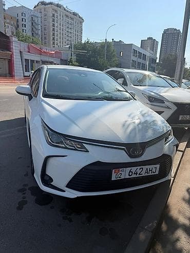 Toyota Corolla: 2021 г., 1.8 л, Автомат, Бензин, Седан — 1