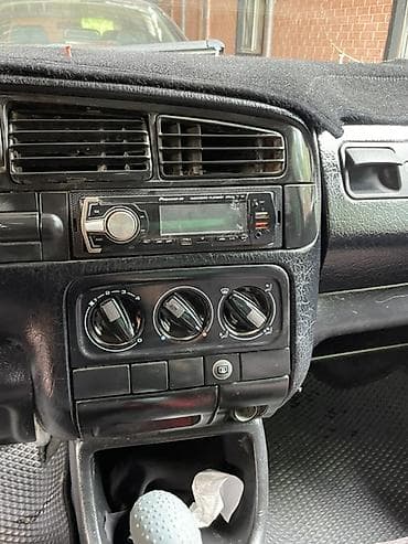 степ эреф 1: Volkswagen Golf: 1992 г., Кол менен иштөөчү, Бензин — 9