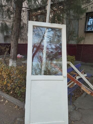 нарын мебель: Продаются две межкомнатные двери. 1) Глухая дверь: - Материал — 3