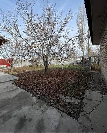 бишкнк: Продаётся уютный дом в юго‑западной части Бишкека. Описание — 8