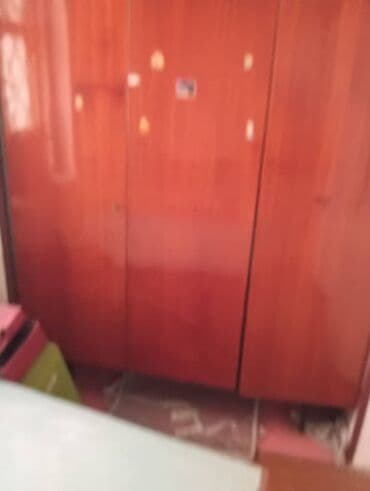 бэушные шкафы: Продаем шифоньер. Торг уместен — 1