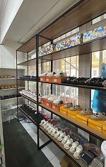 11мкр Сдаются полки в магазине Ширина 2м, высота 2,30м Вместительные