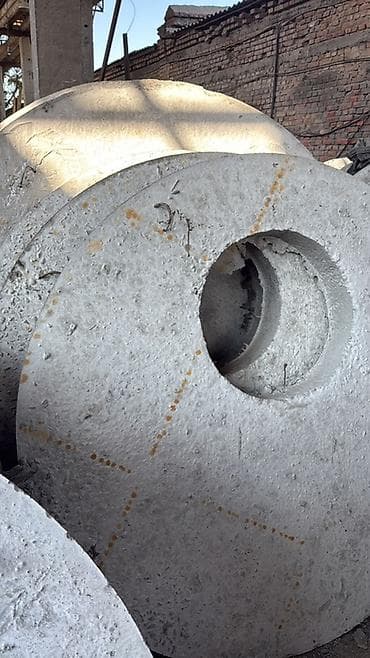 бетонные крышки: Железобетонные изделия для колодцев и инженерных сетей Предлагается — 3