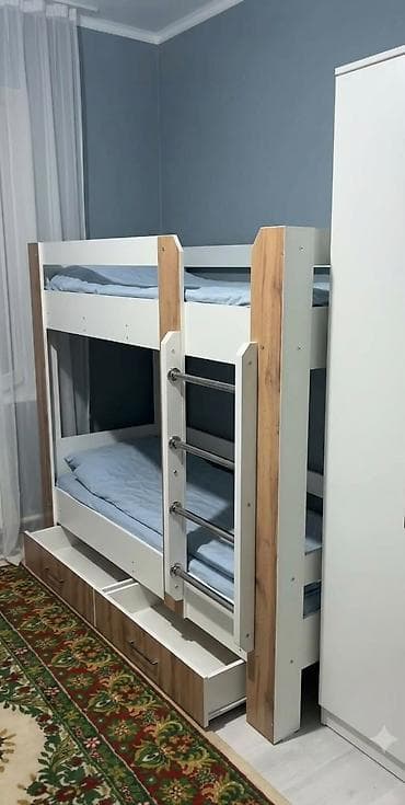 Обсалютно новая двухъярусная детская кровать с ящиками для хранения и