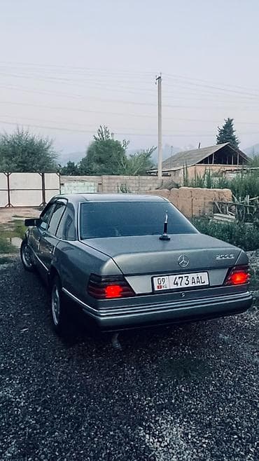 мерседес т 1: Mercedes-Benz E-Class: 1993 г., 2 л, Кол менен иштөөчү, Бензин, Седан — 1
