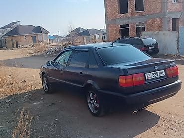 авто лейлек: Volkswagen Passat: 1994 г., Кол менен иштөөчү, Бензин, Седан — 4