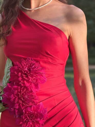 длинное платье в пол с открытой спиной: Продаю вечерние платья все новые черное-5000 зеленое- 5000 — 8