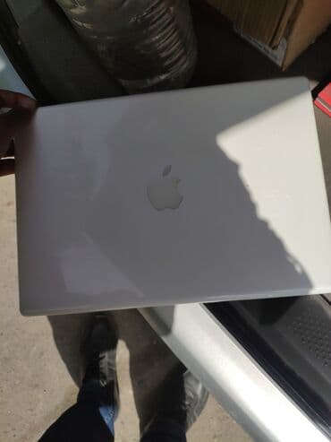 ноутбук нерабочий: Ноутбук, Apple, Б/у, Для несложных задач — 1