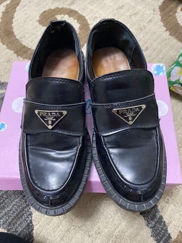 Лоферы, 36, Prada, Б/у, цвет - Черный, Самовывоз