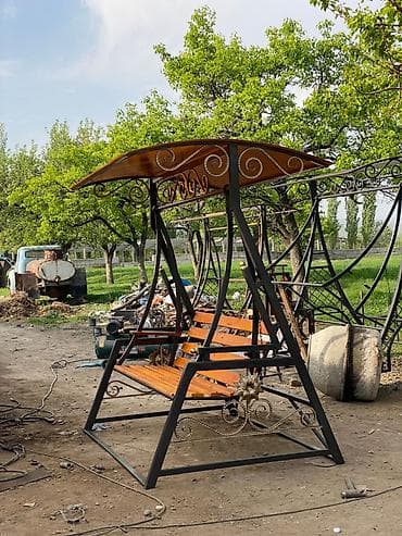 стол книжка с полками: Садовые качели Металл, Со спинкой, С крышей — 2