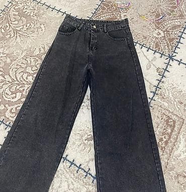 шерстяные брюки: Джинсы прямого кроя, классическая посадка на талии. Несколько — 1