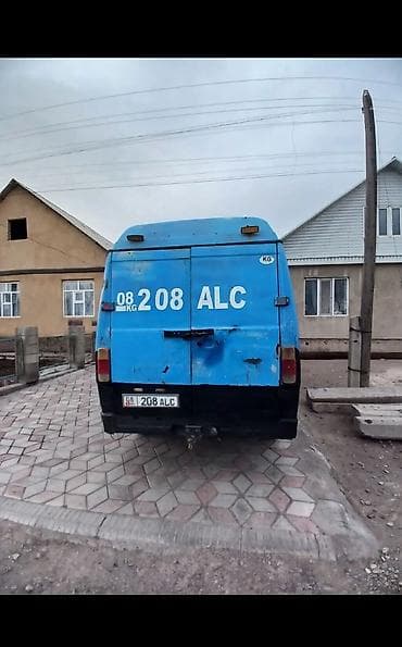 кио бонго: Легкий грузовик, Mercedes-Benz, Стандарт, 3 т, Б/у — 2