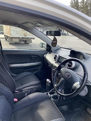 e60 m5: Toyota Ist: 2004 г., 1.5 л, Автомат, Бензин, Хэтчбэк — 6