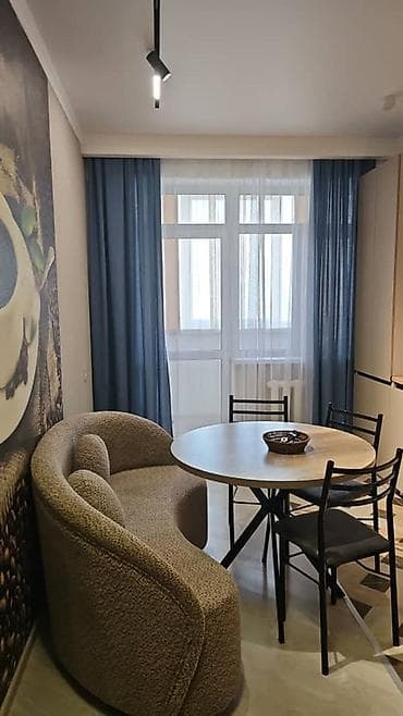 Батирлер: 2 бөлмө, 72 м², Элитка, 7 кабат, Эски ремонт — 1