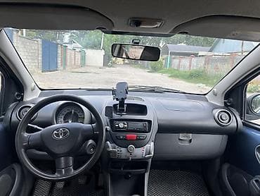 2 8: Toyota Aygo: 2010 г., 1 л, Механика, Бензин — 8