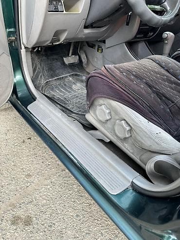 2000: Mazda 626: 2000 г., 2 л, Автомат, Газ, Седан — 10