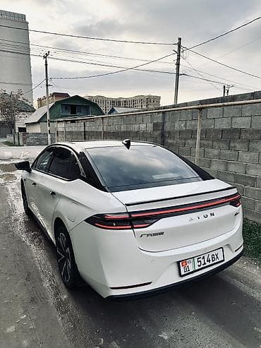 camry 25: AION S Plus — электрический седан Основные особенности: - Полностью — 2