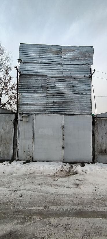 сдаю стол: Сдаётся в аренду двухэтажный гараж. Площадь первого этажа — 21 м² — 1