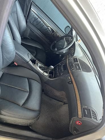 Mercedes-Benz E-Class: 2004 г., 3.2 л, Автомат, Бензин, Седан — 4