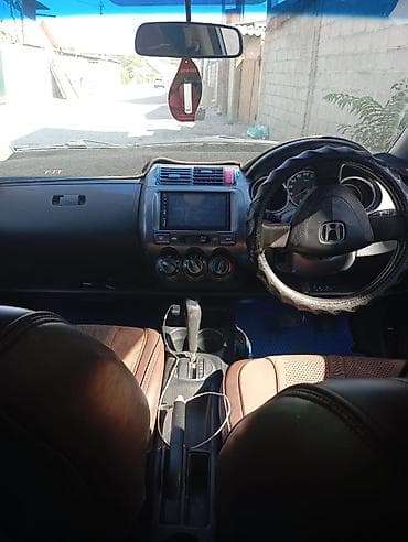 byd e5: Honda Fit: 2002 г., 1.3 л, Автомат, Бензин, Хэтчбэк — 5