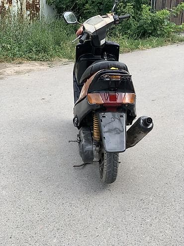 ямаха jog: Скутер Yamaha Jog 100 (деколи “JOG”), красный металлик. Заводится едет — 5