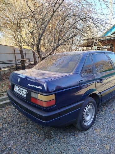 Volkswagen Passat: 1992 г., Механика, Газ, Седан