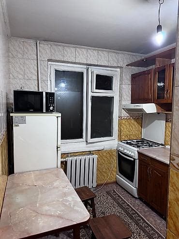 2 bedroom: Боконбаеа Сдается 2х ком кв Этаж:1 из 5 Серия: 104 С мебелью — 1