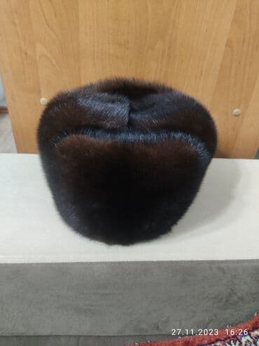 Киреге берилүүчү кийимдер: Норковый тумак сатылат. 2000сом Абалы жакшы. коп кийгенжок. Размеры 56 — 2