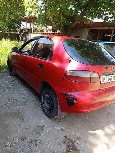 Унаа: Daewoo Lanos: 1998 г., 1.5 л, Кол менен иштөөчү, Бензин, Хетчбек — 1