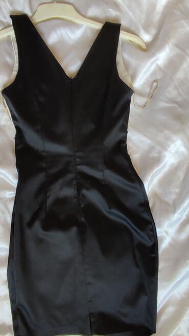 вечерний костюм: Вечернее платье из дорогой ткани атлас, одевала один раз на — 2