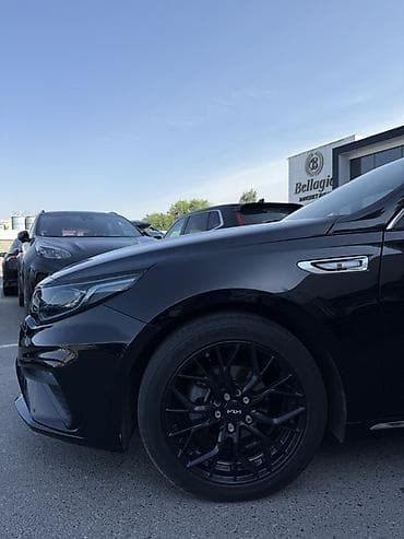 Продажа авто: Черный седан Кузов и внешний вид: - Элегантный аэродинамичный — 9