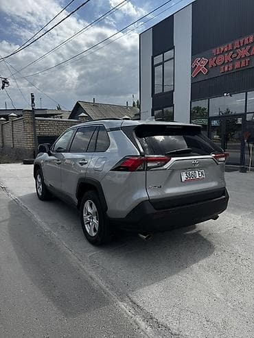 Транспорт: Toyota RAV4: 2021 г., 2.5 л, Автомат, Бензин, Кроссовер — 3