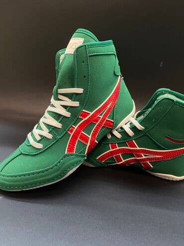 футбольные бутсы predator: Борцовки Asics белого цвета с зелеными и золотыми вставками. Высокий — 6